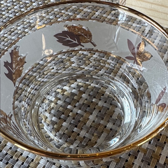 Libbey Frosted and Golden Leaf Pattern Serveware Set - Picture 9 of 14